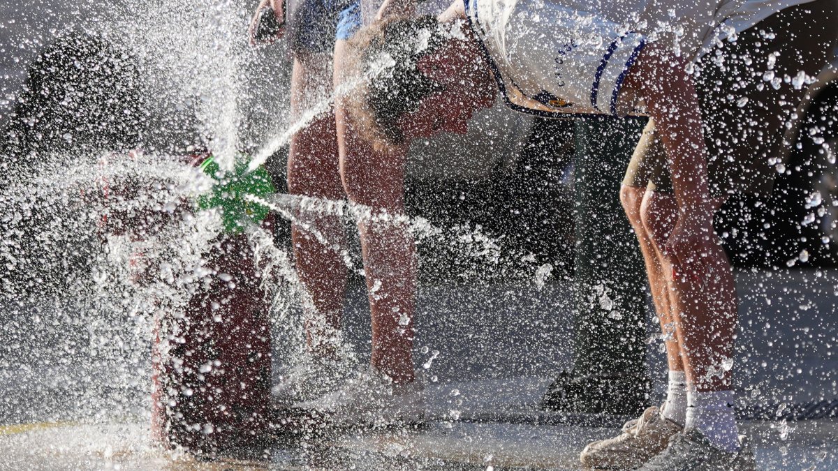 Heat advisory extended in parts of Chicago area as steamy conditions continue – NBC 5 Chicago