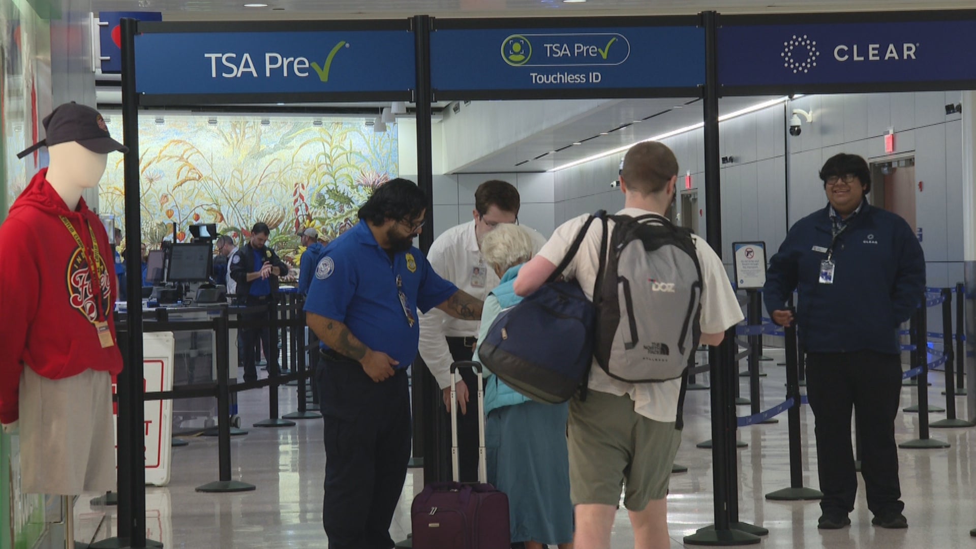 500,000 fliers expected during peak travel period for Indianapolis International Airport – WRTV