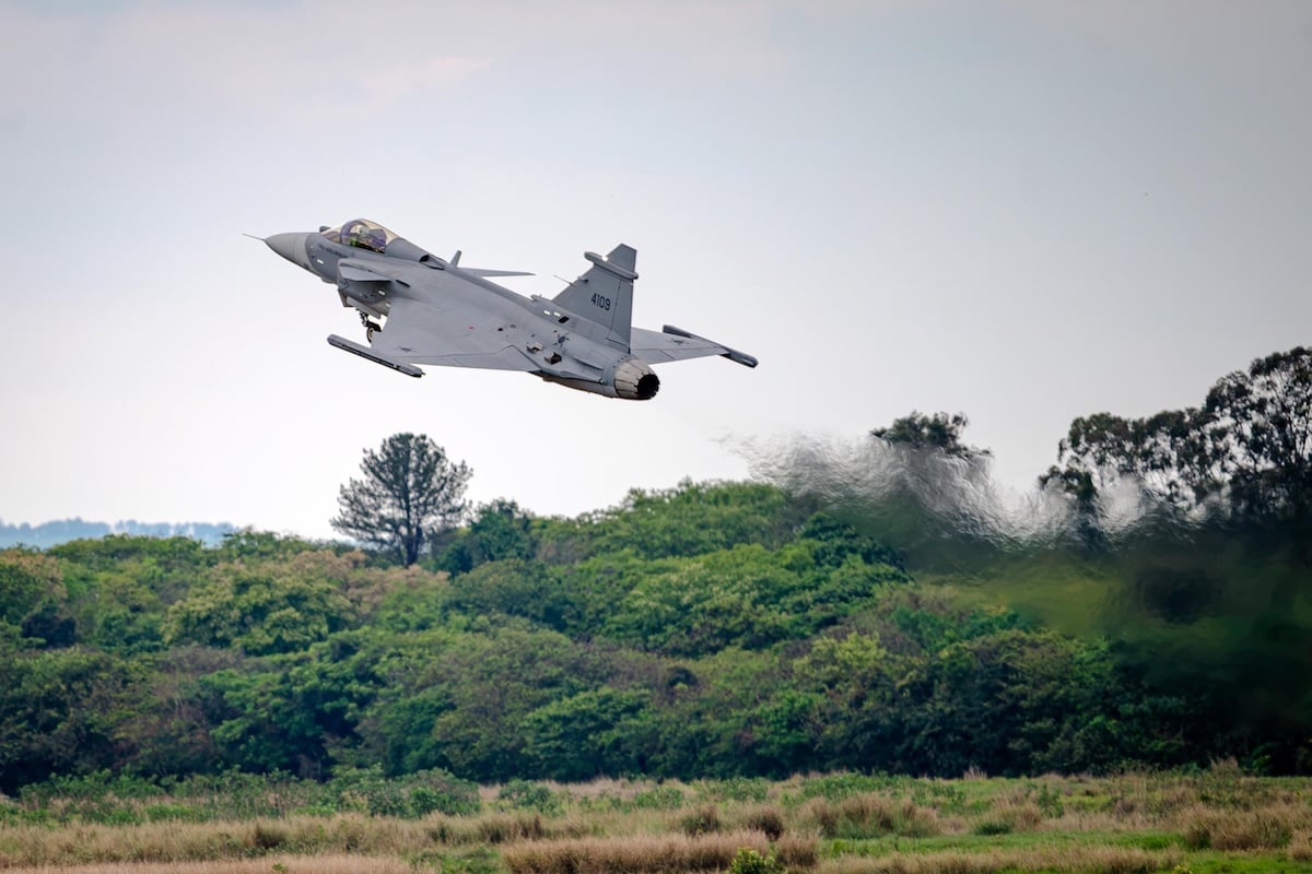 First Embraer-built Gripen E fighter makes maiden flight ahead of further testing and delivery to the Brazilian Air Force – Defence Industry Europe