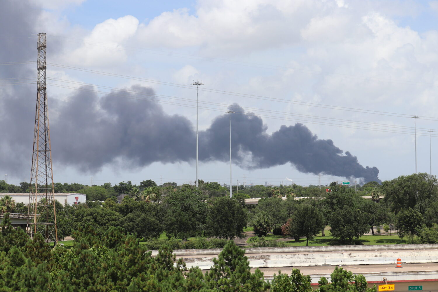 Officials monitor air quality in southeast Houston after tire fire causes massive smoke plume – Houston Public Media