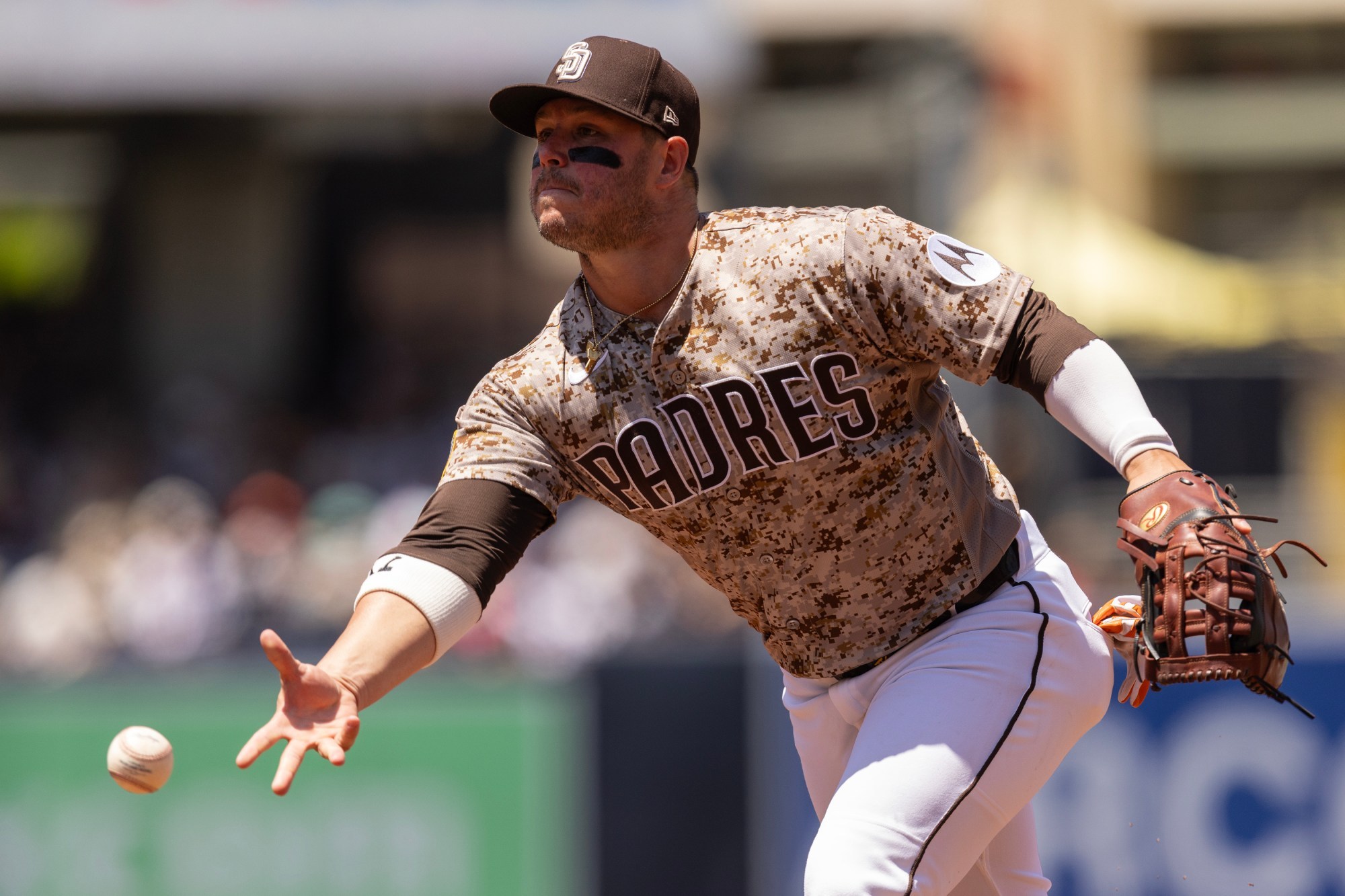 The Padres' Ty France, Freddy Fermin named finalists for NL Gold Glove – San Diego Union-Tribune