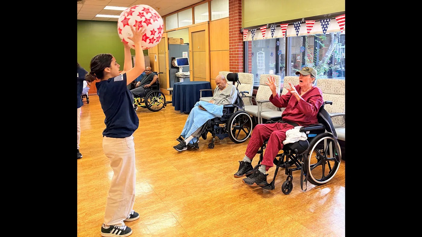 Youth volunteers bring meaningful connections to Veterans