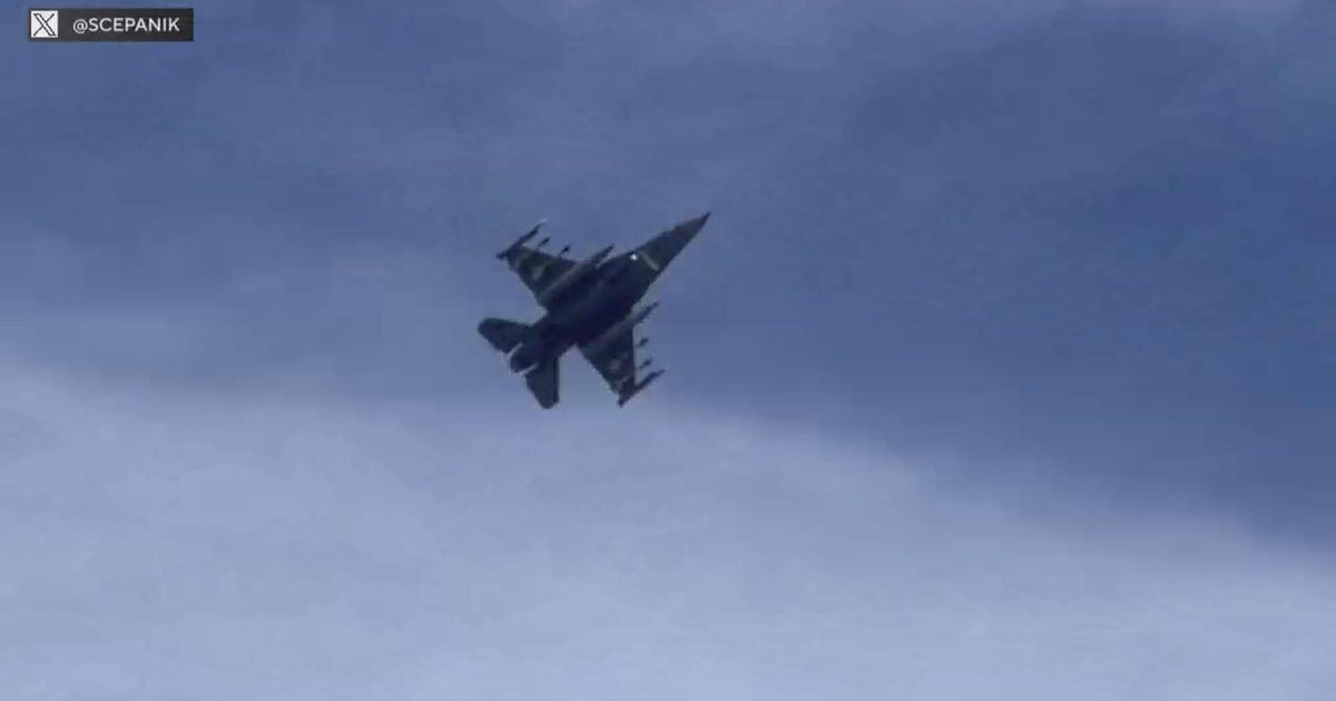 15 aircraft entered restricted airspace during Trump's Chicago-area visit, NORAD says – CBS News