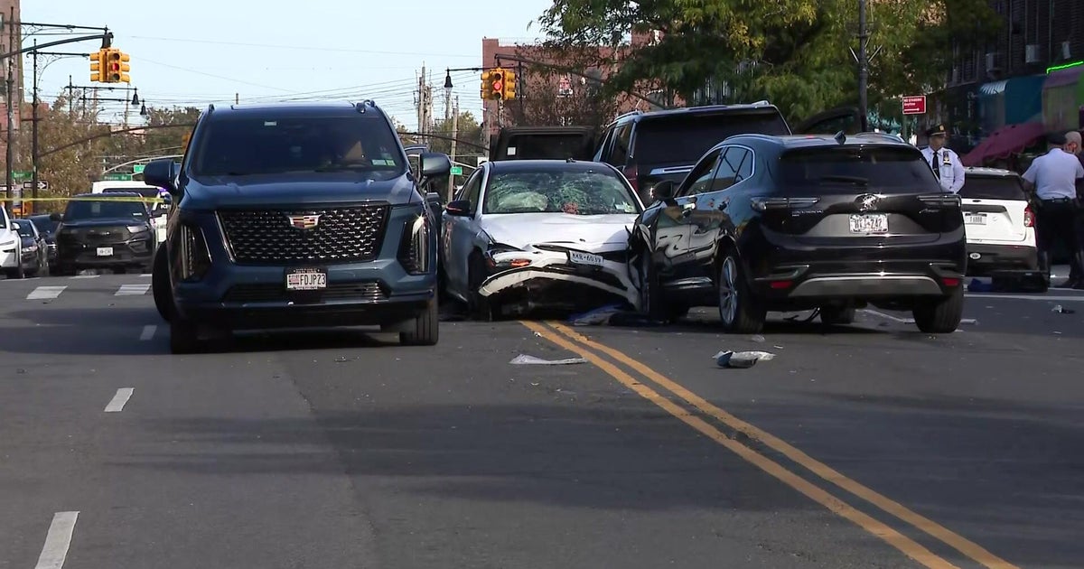 Victims identified in fatal Bronx chain-reaction crash – CBS News
