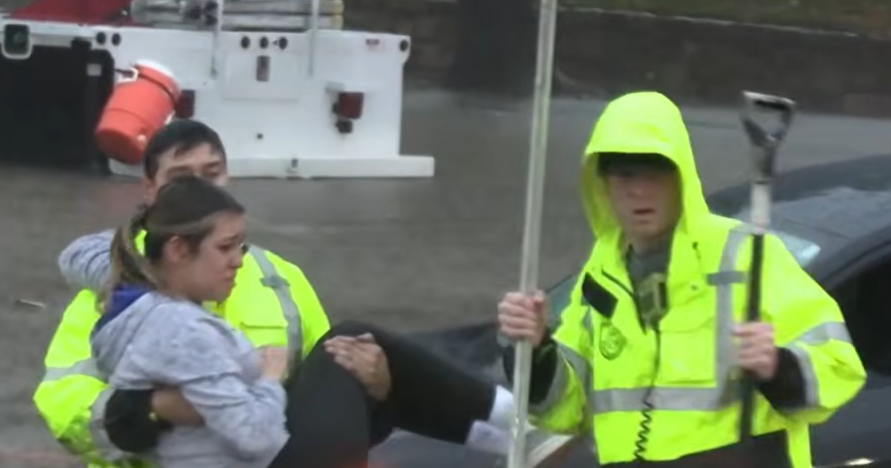 Fort Worth flooding strands drivers as city pushes ahead with major drainage project – CBS News