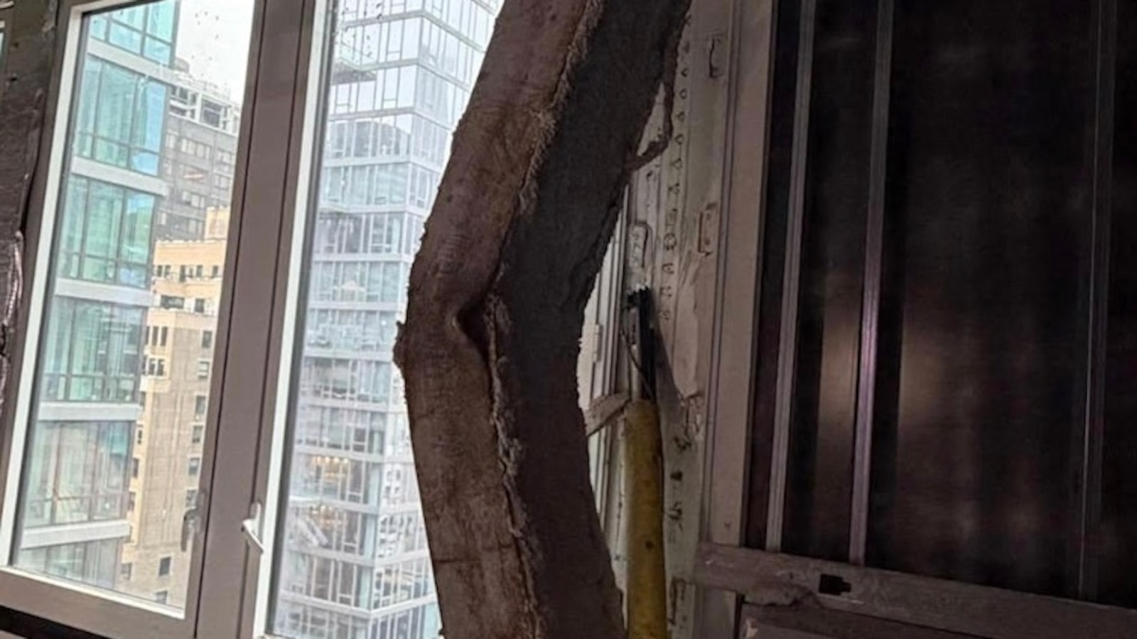 Midtown Manhattan buildings evacuated after beams found buckling at construction site: Police – ABC News – Breaking News, Latest News and Videos