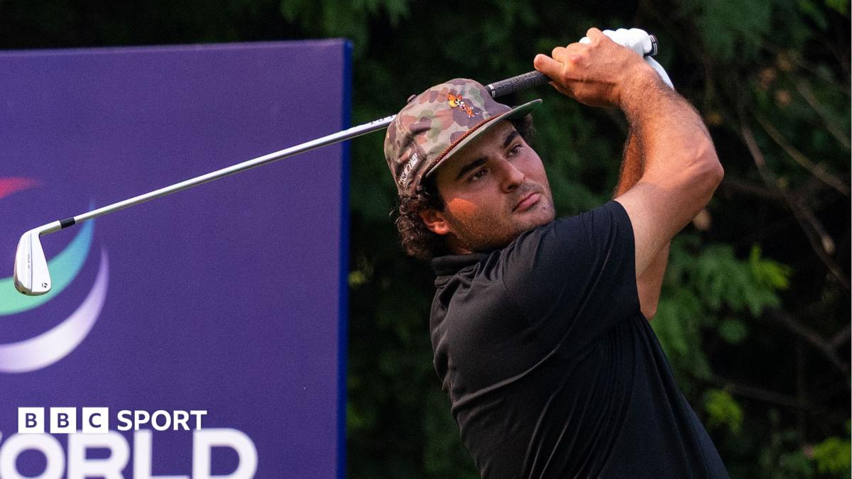 Chacarra leads as McIlroy fades before play halted