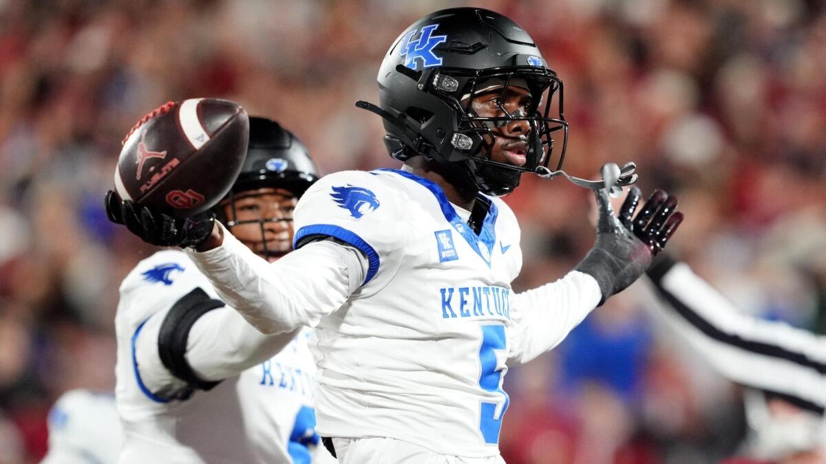SEC midseason grades: Kentucky's 'A+' is best in class, while Texas and Texas A&M disappoint