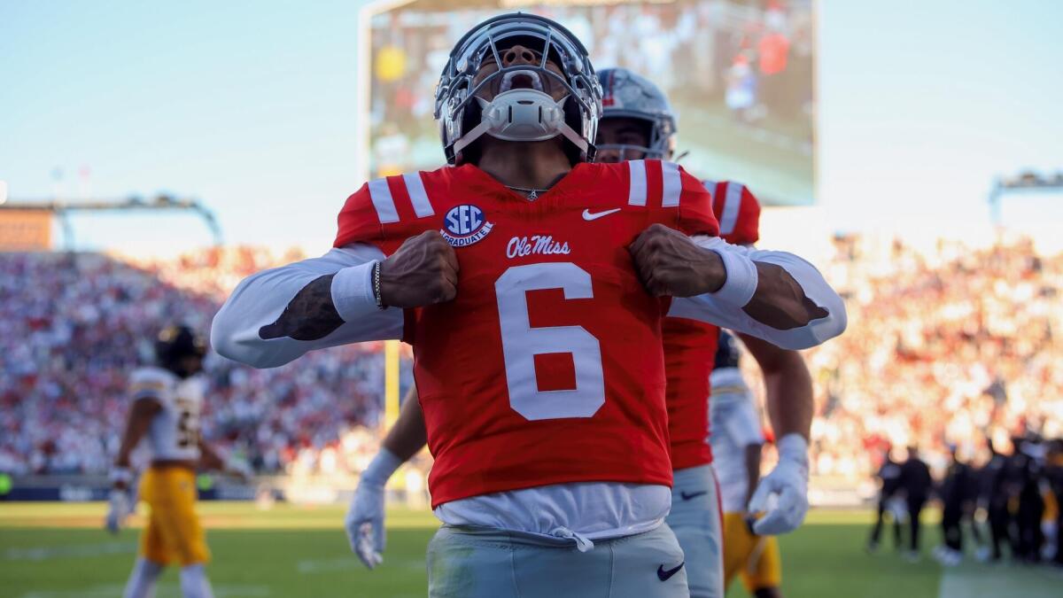 College football grades: Ole Miss earns 'A' for commanding win, Georgia gets 'F' on Week 7 report card