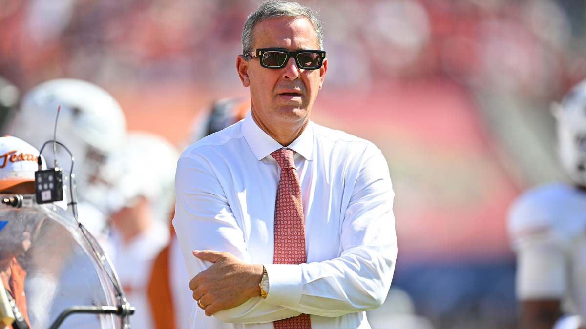 Texas AD defends Longhorns as pressure mounts on Arch Manning, Steve Sarkisian: 'Rome is not burning'