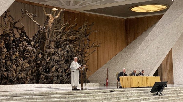 Cardinal Radcliffe: In age of AI, encourage young people to ask questions