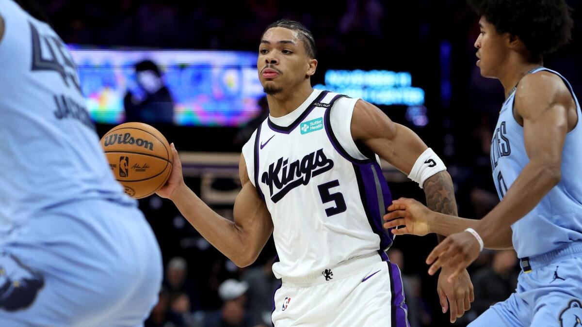 NBA DFS: Top DraftKings, FanDuel daily Fantasy basketball picks for Thursday, Oct. 29 include Darius Acuff Jr.