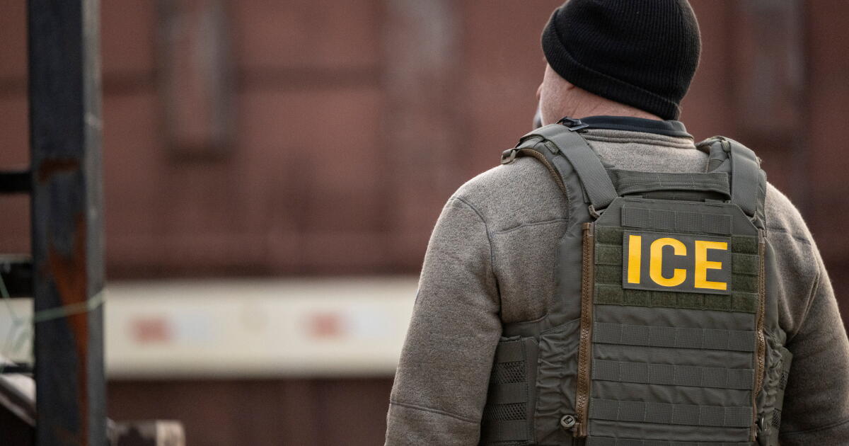 Off-duty ICE agent found sleeping on Fresno lawn is shot after assaulting man, authorities say – Los Angeles Times