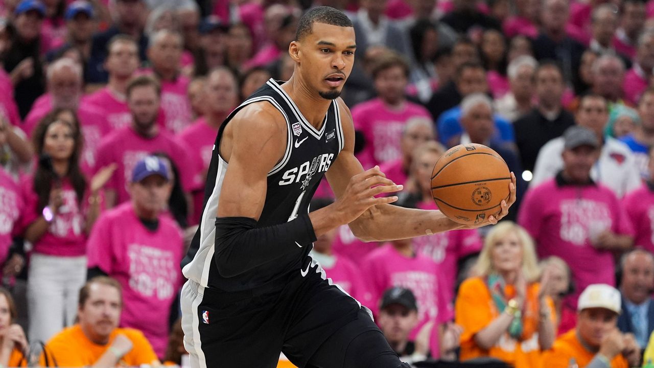 Wembanyama's 29 points and 10 rebounds fuels Spurs in 130-103 victory over Kings – Spectrum News