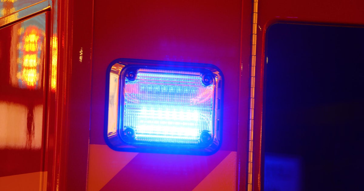 Crash leaves driver dead in Naperville, Illinois – CBS News