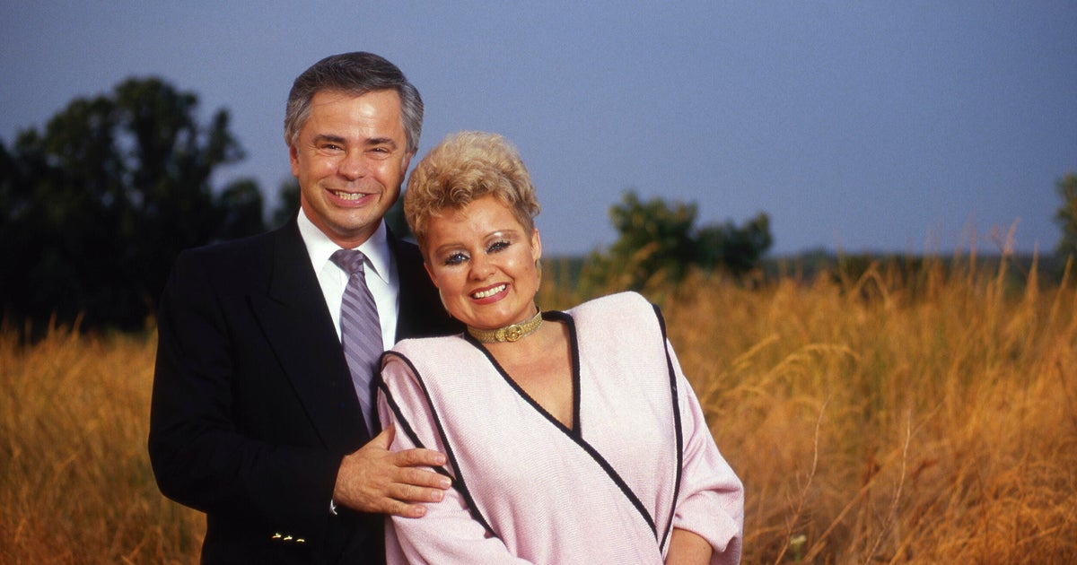 Jim Bakker, who co-founded "The PTL Club" but fell into disgrace, dies at 86