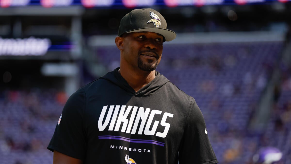 Brian Flores-NFL lawsuit: Recruiting firm memo filled with racial stereotypes, attorneys claim