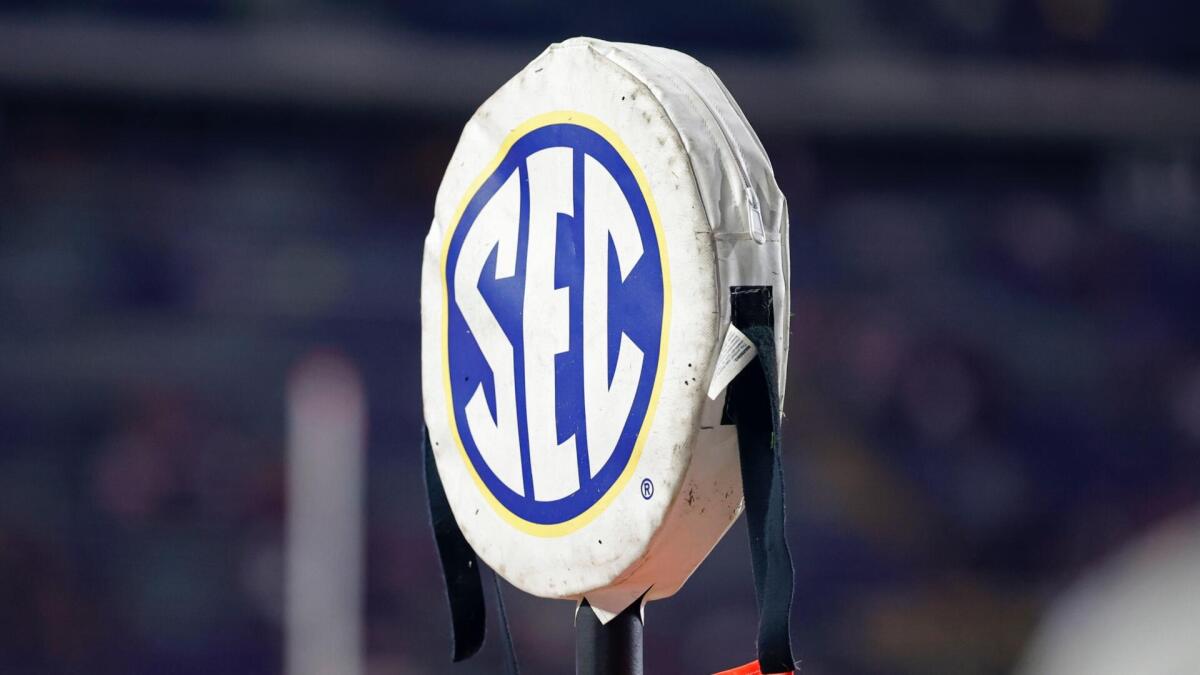 SEC weighs new rule requiring intra-conference transfers to sit out a season