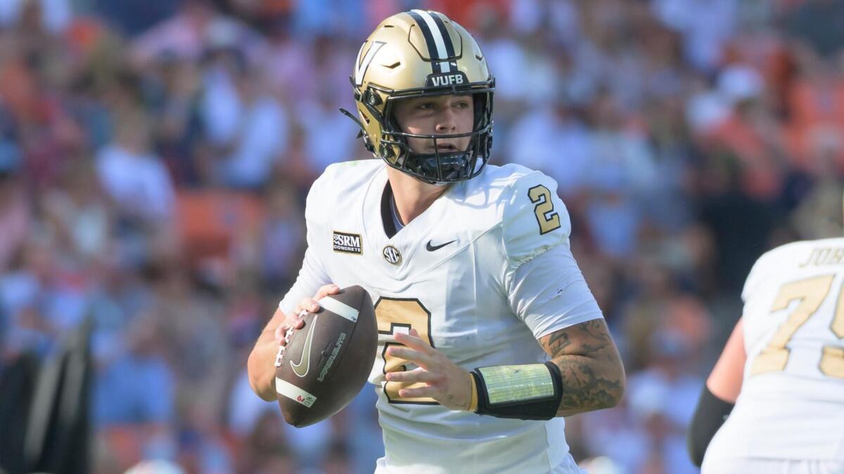 Vanderbilt QB Jared Curtis expected back vs. No. 9 Ole Miss after missing Georgia game