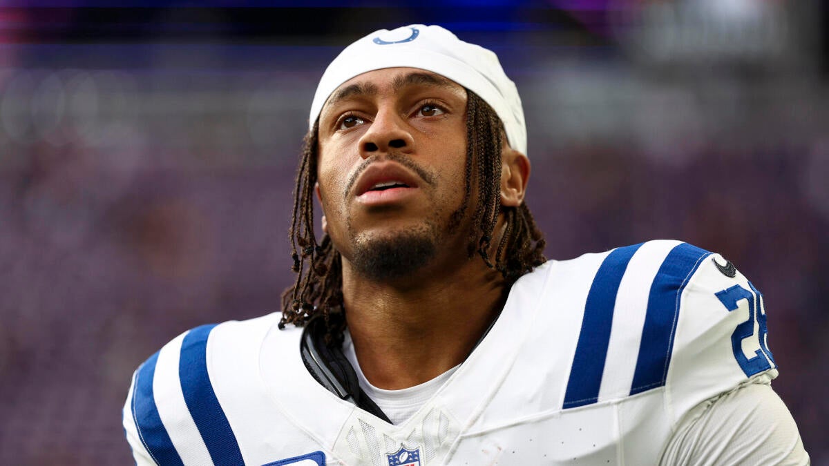 Jonathan Taylor says he hasn't requested trade as Colts' deadline selloff continues