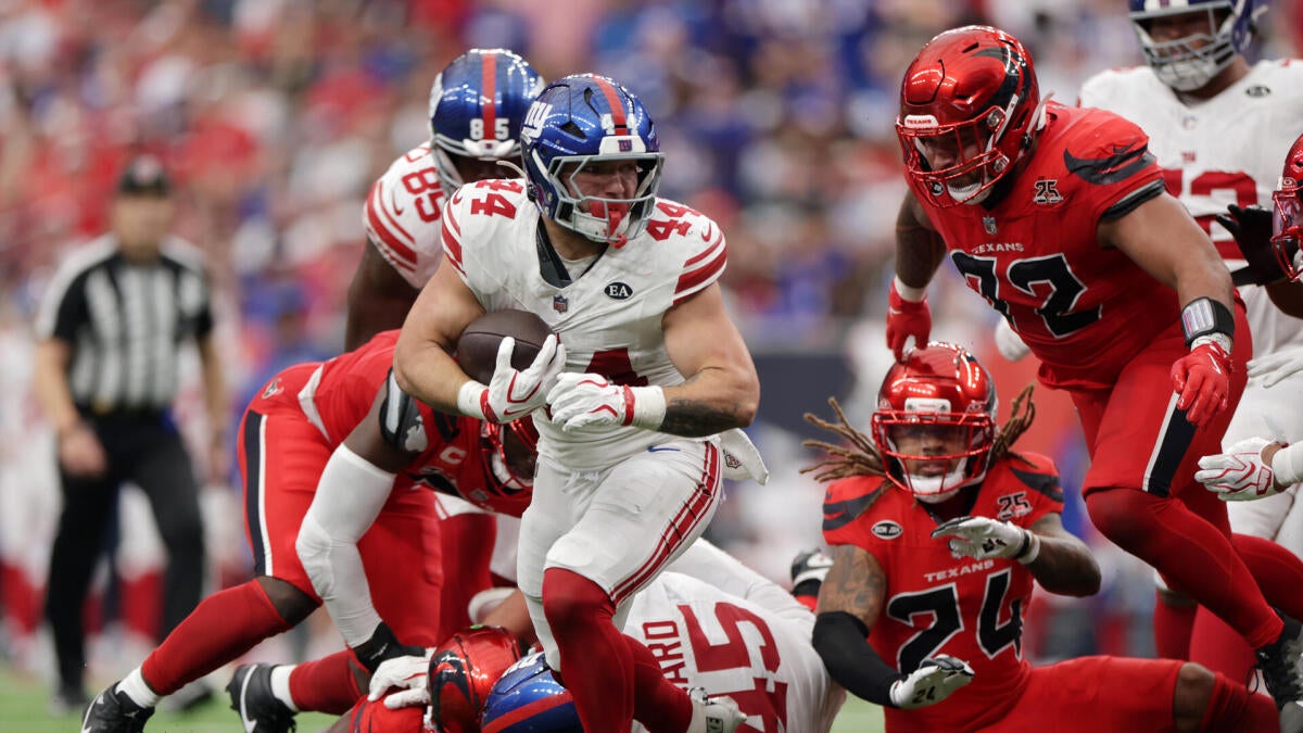 Jason Kelce rants, calls out refs over unnecessary roughness penalty on Giants' Cam Skattebo