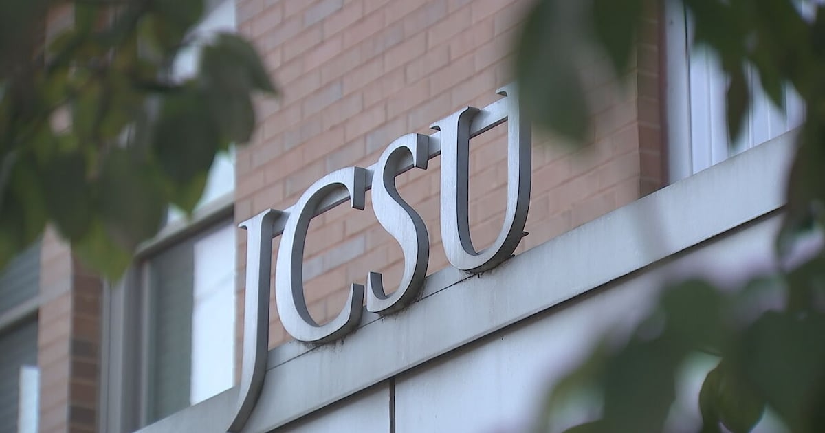 Man arrested for leaving guns in parked car on JCSU campus – WSOC TV