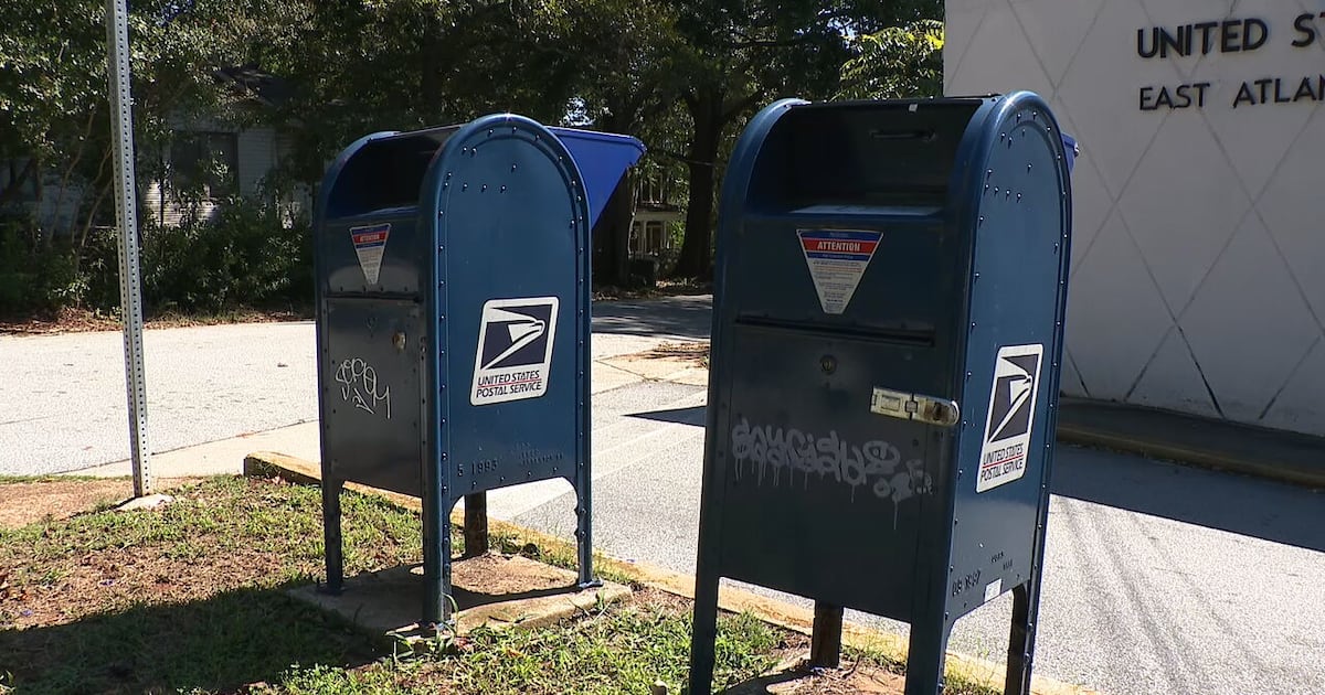 Woman missing $500 in checks, blames no lock on USPS collection box – WSB-TV