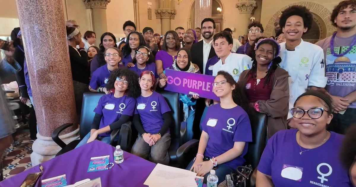 NYC students learn about domestic violence prevention for Go Purple Day – CBS News