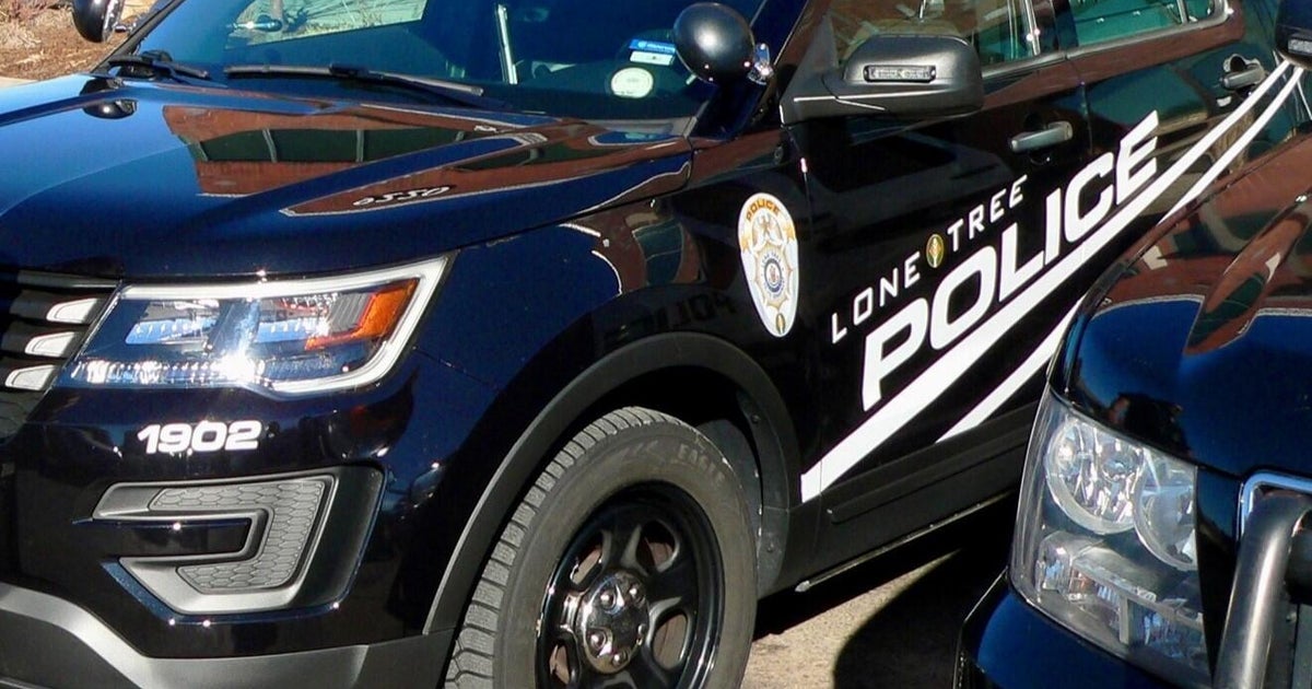 Authorities investigating multi-vehicle crash on I-25 south of Denver – CBS News