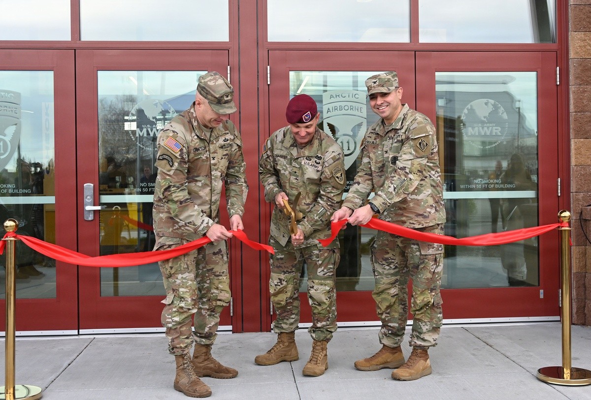 Fryar Fieldhouse opens at Fort Wainwright