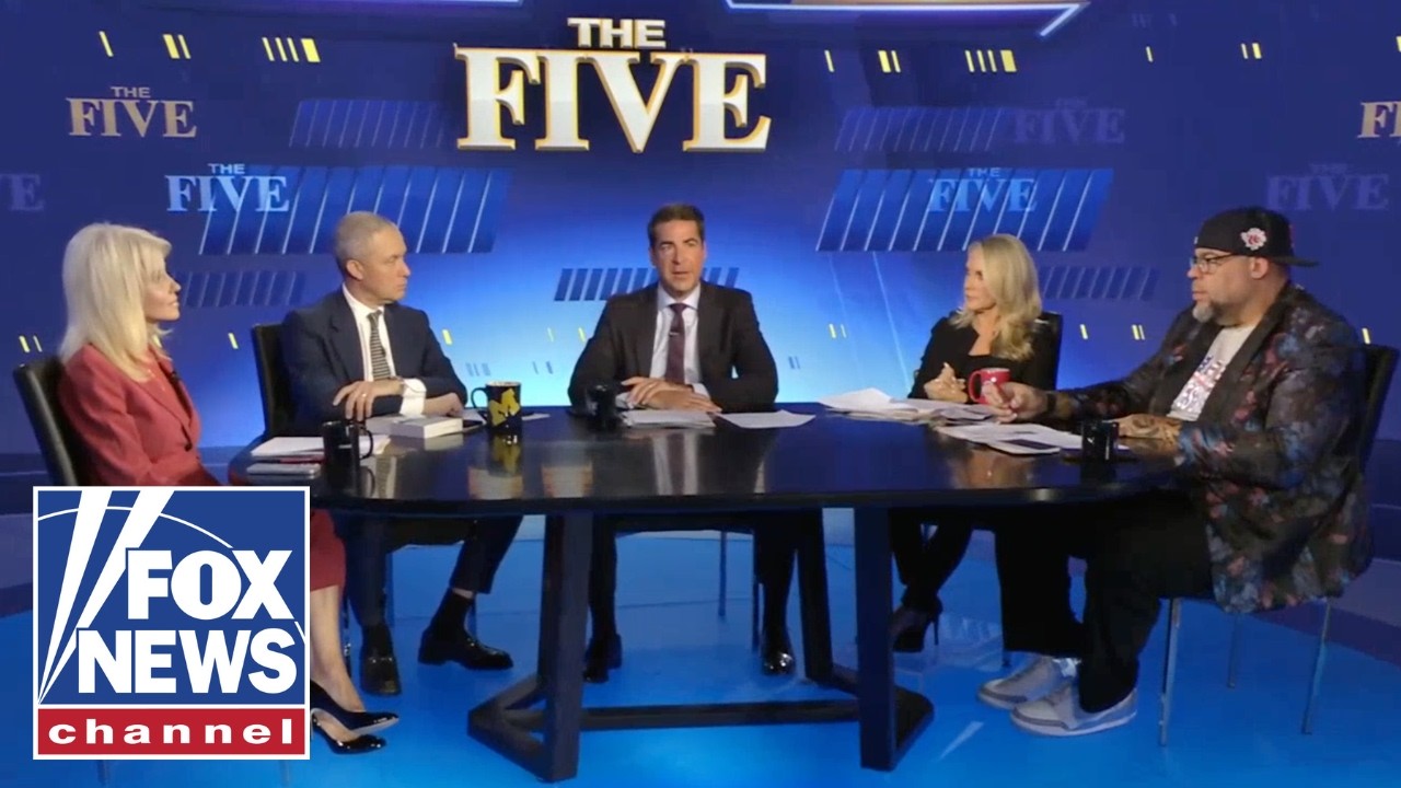 Kellyanne Conway: Name one Democrat who should get credit for this