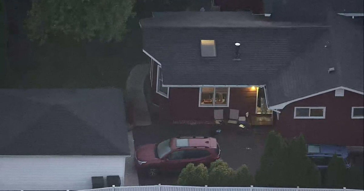 Major police investigation under way in Mundelein, Illinois – CBS News