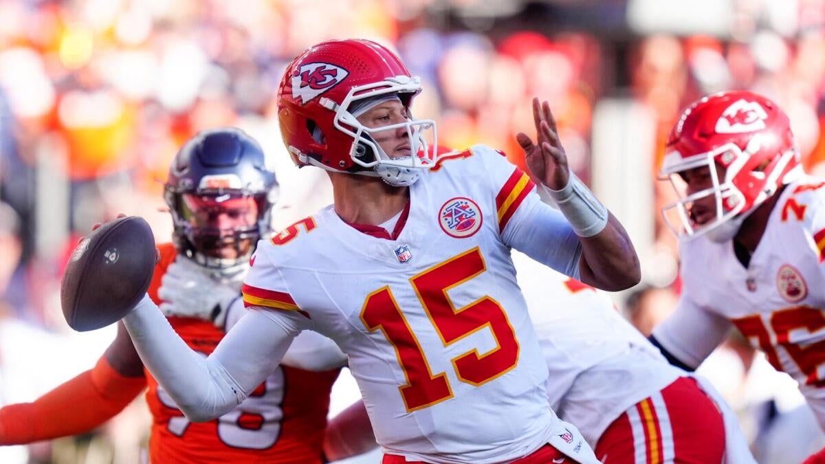 Broncos host rival Chiefs in game that could decide AFC West
