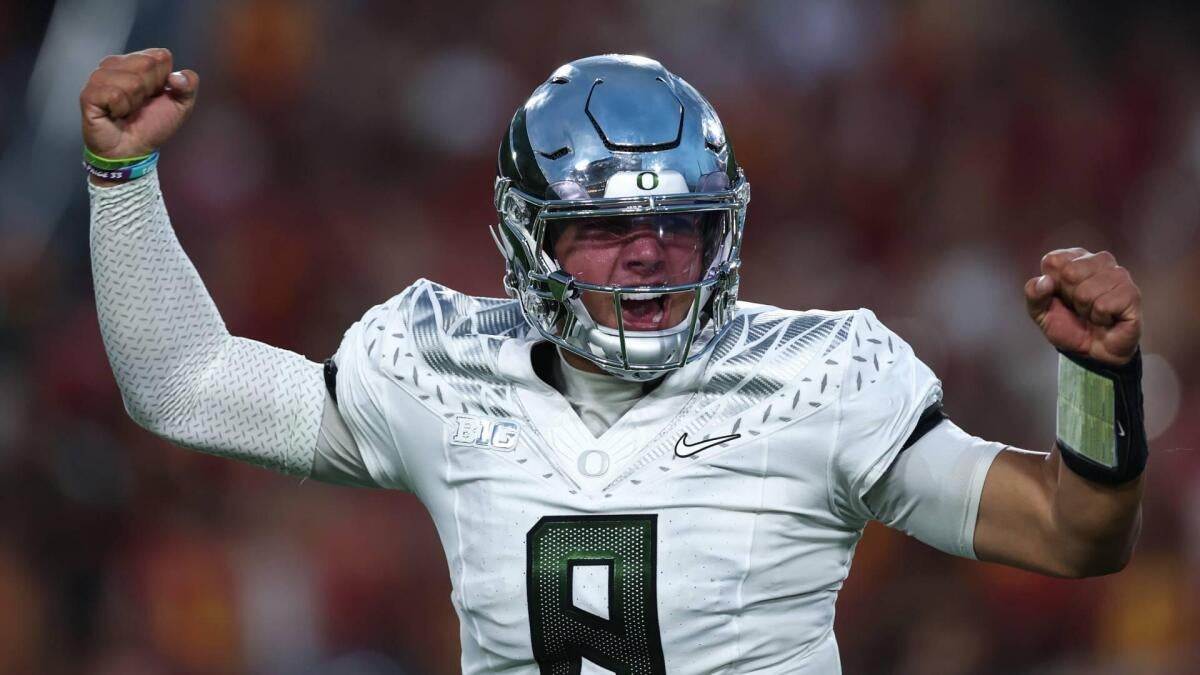 Oregon vs. UCLA prediction, pick, odds, spread: Bruins looking for signature win against shorthanded Ducks