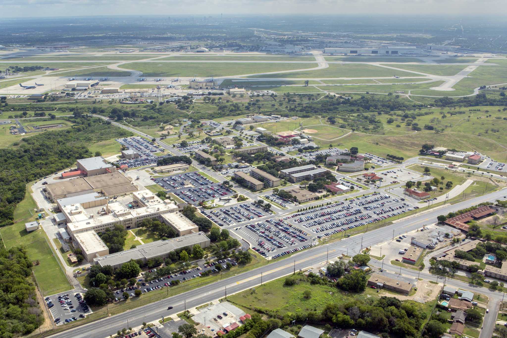 Pentagon seeking pitches for $96M cyber operations center at Lackland – San Antonio Express-News