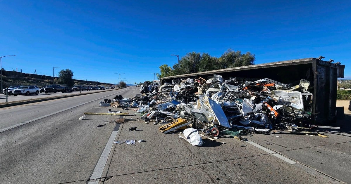 Rollover crash in south Denver metro area causes closure on U.S. 85 – CBS News