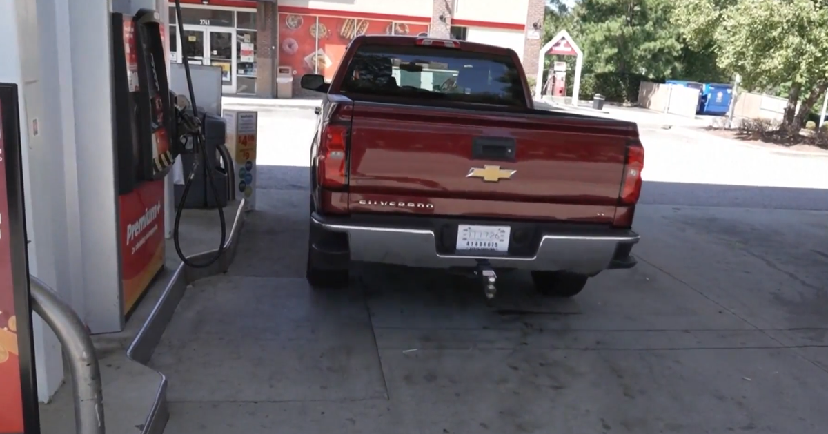 Georgia gas prices fall as state tax break continues – CBS News