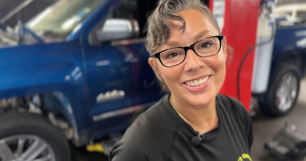 Conyers TikTok star trades health care career for auto repair and helps train new mechanics – CBS News