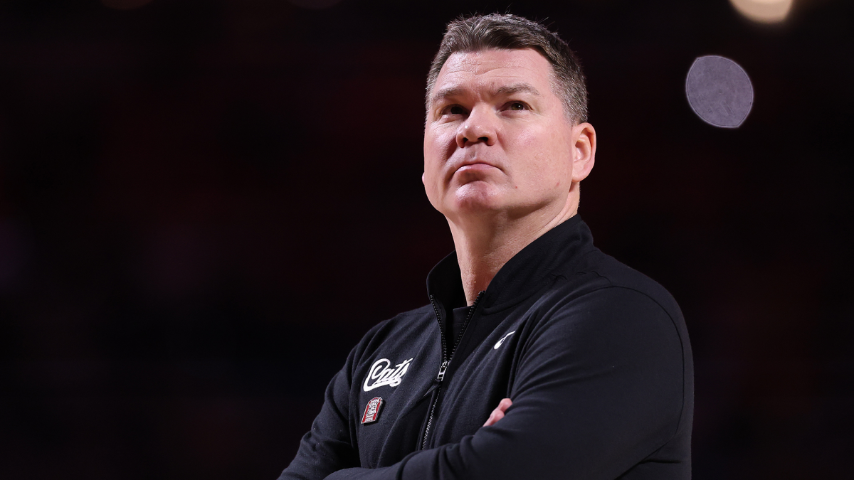 Arizona coach Tommy Lloyd has a theory: NCAA is embracing eligibility chaos to leverage federal legislation