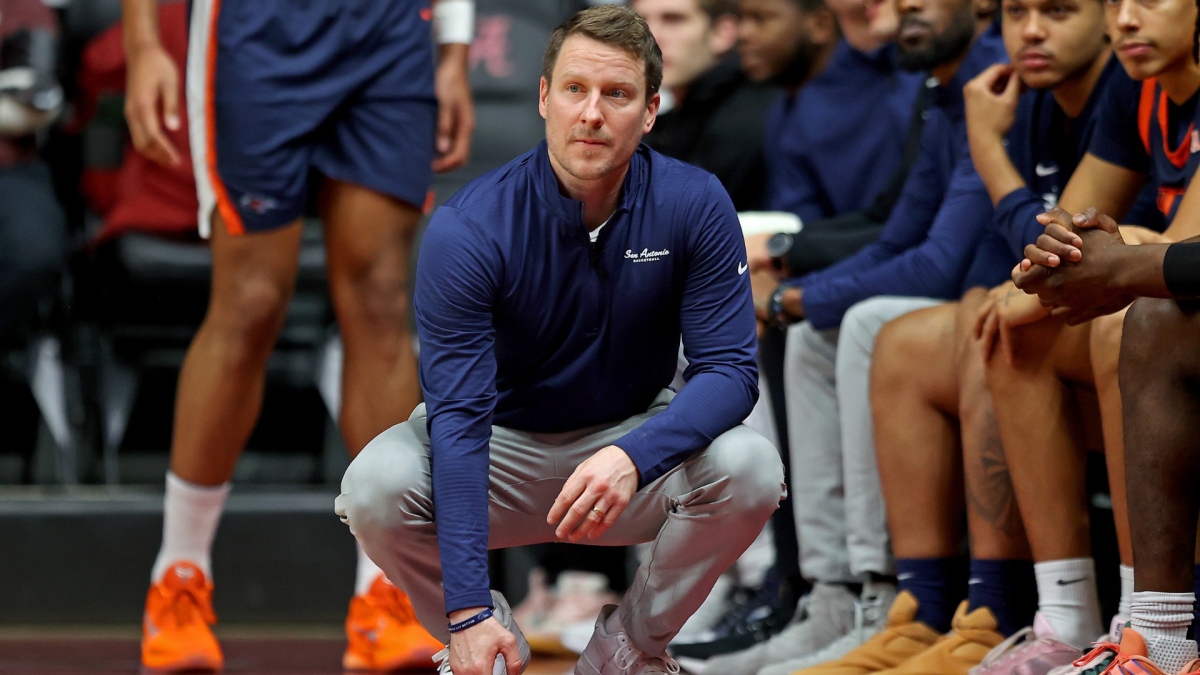 UTSA coach Austin Claunch suspended after arrest on suspicion of DWI with season-opener less than week away