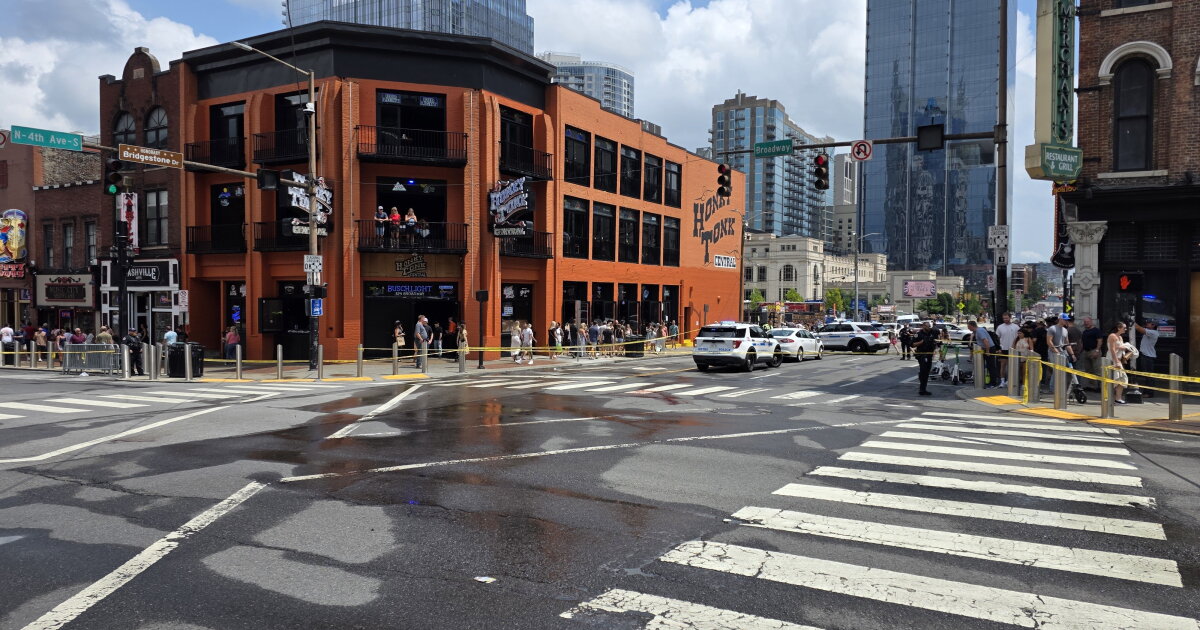 1 dead, 3 hospitalized after driver hits pedestrians on Broadway in Nashville – News Channel 5 Nashville