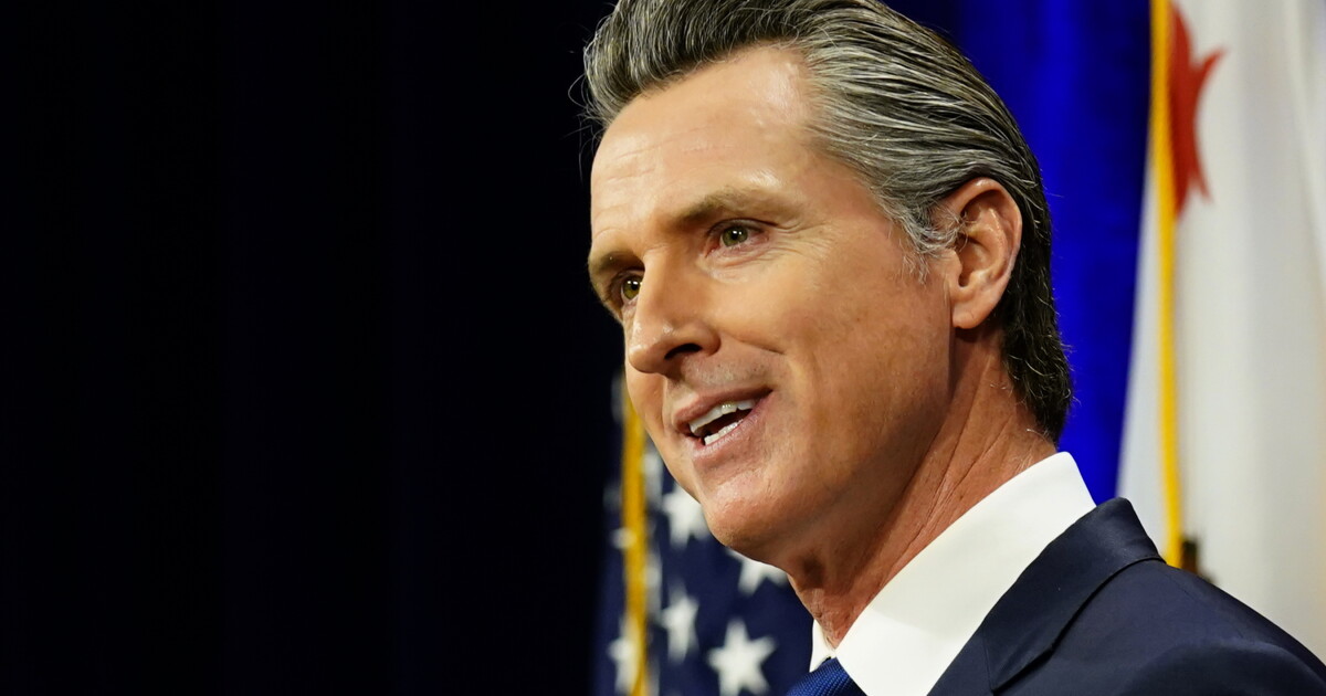 Newsom signs San Diego lawmaker's bill for local journalism tax credits – KPBS