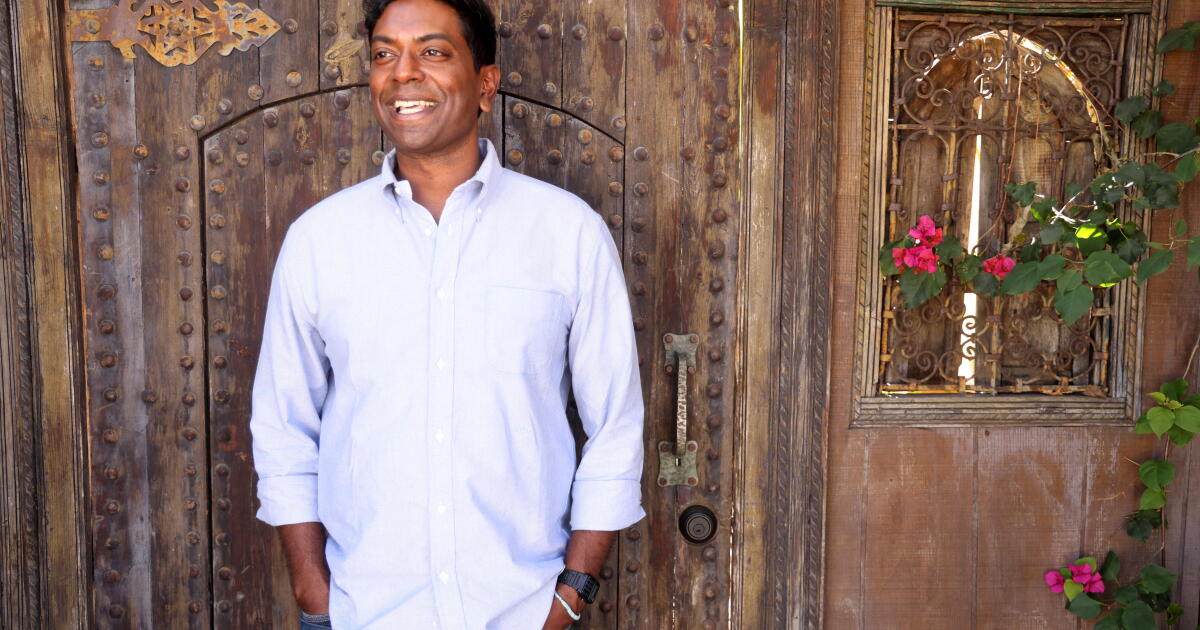 This ‘Modern Family’ writer will be L.A.’s ‘first gentleman’ if Raman is elected mayor – Los Angeles Times