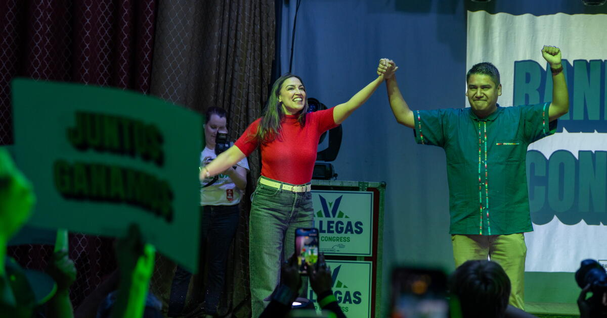 AOC, Newsom and Jeffries swing through California to help Democrats in tight races – Los Angeles Times
