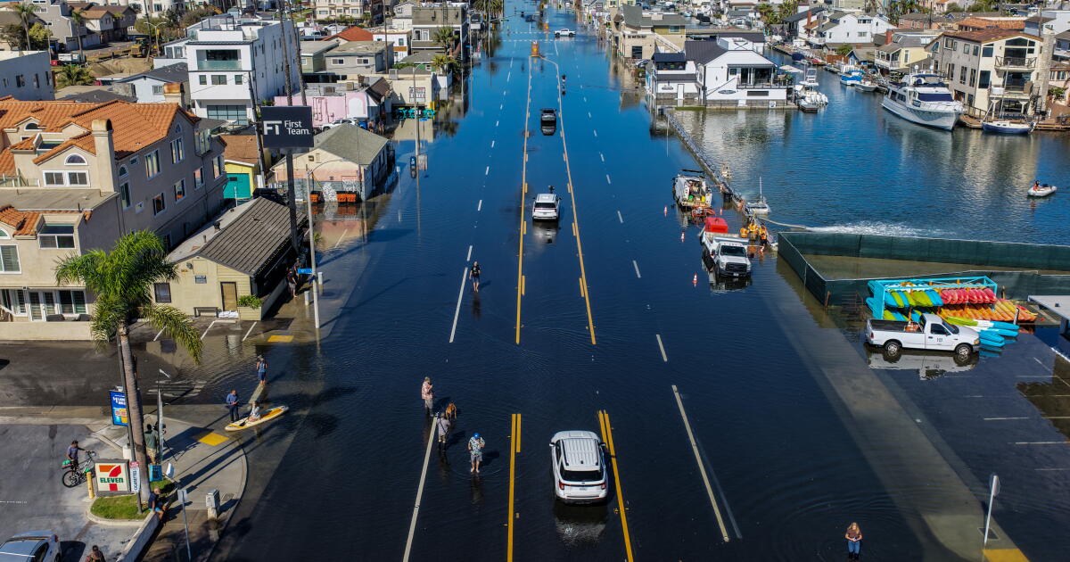 SoCal coast braces for more flooding as El Niño’s high tides break records – Los Angeles Times