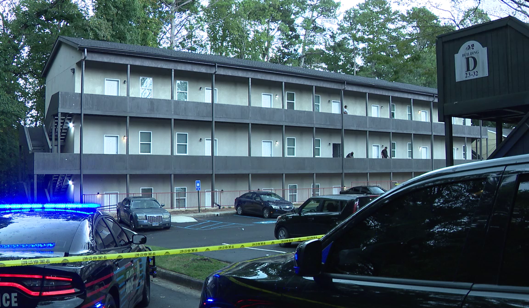 Police investigate after man shot at southwest Atlanta apartment complex – FOX 5 Atlanta