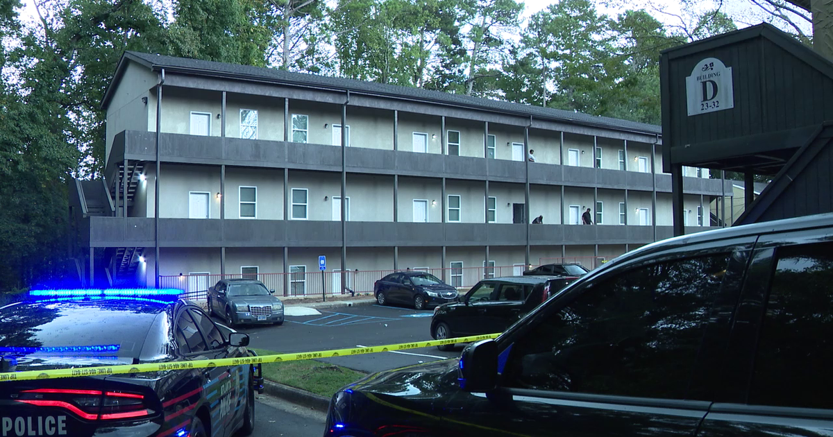 Police investigate after man shot at southwest Atlanta apartment complex – FOX 5 Atlanta