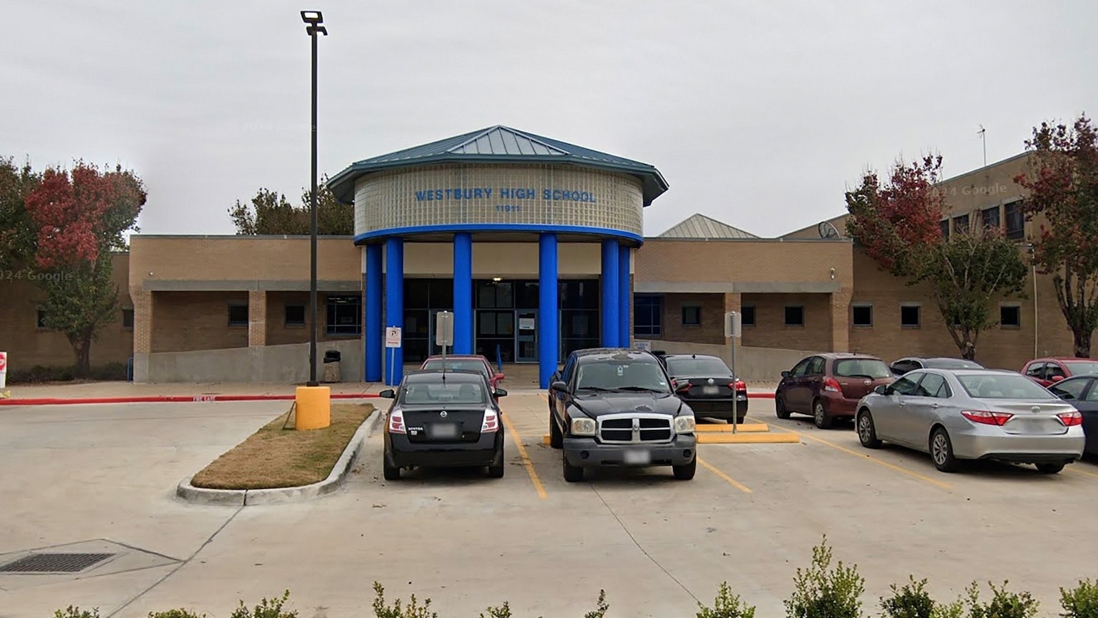 Teen suspect arrested after 17-year-old shot dead near Houston high school: Police – ABC News – Breaking News, Latest News and Videos